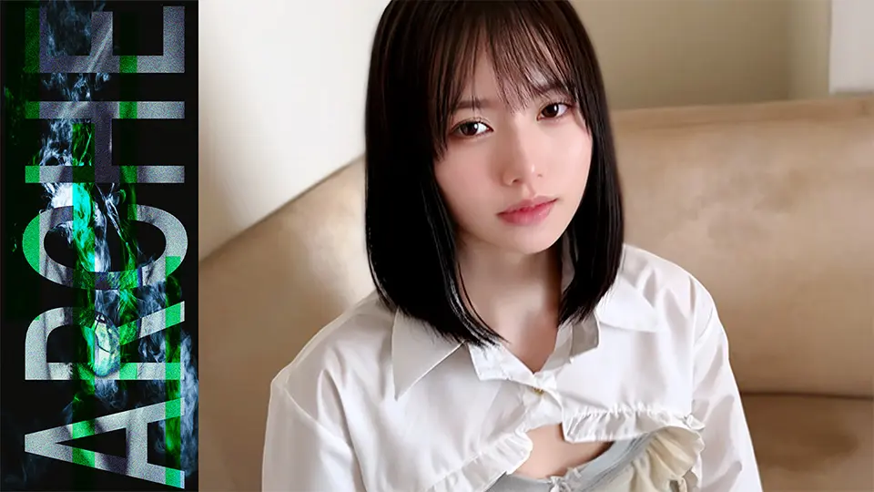 【都内芸大演劇科／透明感No.1】デビュー目前の女優の卵。SSS級の巨乳美女に大量中出し。 (ARCHE) (りいさ )