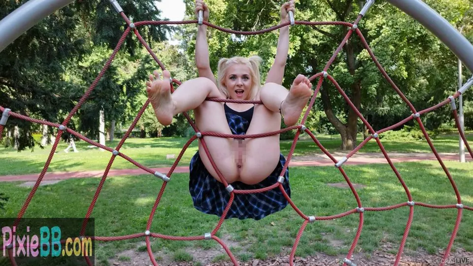 エリー・ショウとポルノ・ダンによる無修正、公共の場でのヌード、そして熱いセックスシーン~Immoral Live