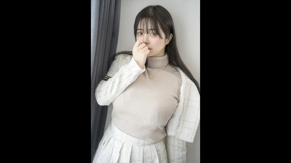 【業界激震】”爆乳Iカップ新人グラビアアイドル”顔出し出演 過去最高額で独占撮影。 (AV女優) (素人 )