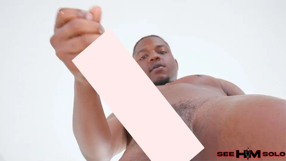 J Wilds Takes Out His BBC To Make It Hard And Jerk Off Until He Cums!～See Him Solo