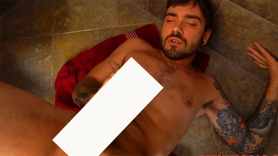Nade Nasty Drains His Balls With Firm Hand Strokes Before He Showers! (See Him Solo マニア ) (グレネード・ナスティ )